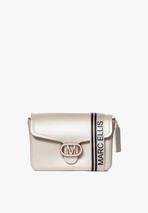 Sac à main synthétique beige avec un rabat repliable, quincaillerie dorée, logo ovale et une bandoulière décorative à rayures avec le texte "MARC ELLIS".