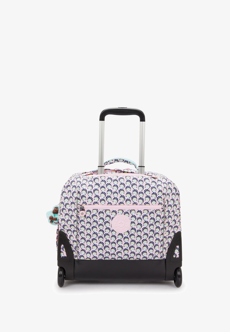 Valise à roulettes avec un motif floral dans des couleurs pastels, dotée d'une fermeture éclair rose, d'une base noire, d'une poignée argentée et d'un charme décoratif.