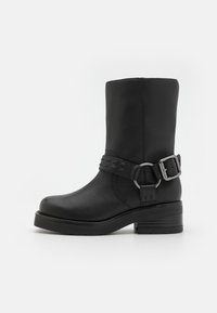 REBELLE UP - Čizme s platformom - black