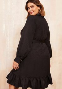Curves Like These UTILITY REGULAR FIT - Košilové šaty - black