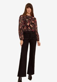 Love & Roses REGULAR FIT - DOBBY  - Blúz - black floral