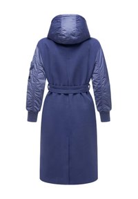 Long coat in dark blue, made from wool with padded nylon sleeves. Features a hood, belt, and ribbed cuffs. Clean back with a central split.