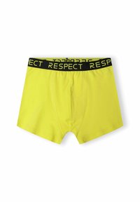 Żółte bokserki wykonane z miękkiego materiału, z czarną gumką w pasie z napisem "SZACUNEK". Projekt obejmuje dopasowany krój i gładką teksturę.
