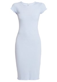 Vaaleansininen ribbikuvioinen midi-mekko, jossa on lyhyet röyhelöhihat ja yksinkertainen siluetti. Pehmeä rakenne ja erottuva helman yksityiskohtaisuus.