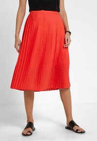 NAF NAF Falda acampanada - red