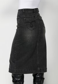 Koroshi Farmerszoknya - black denim