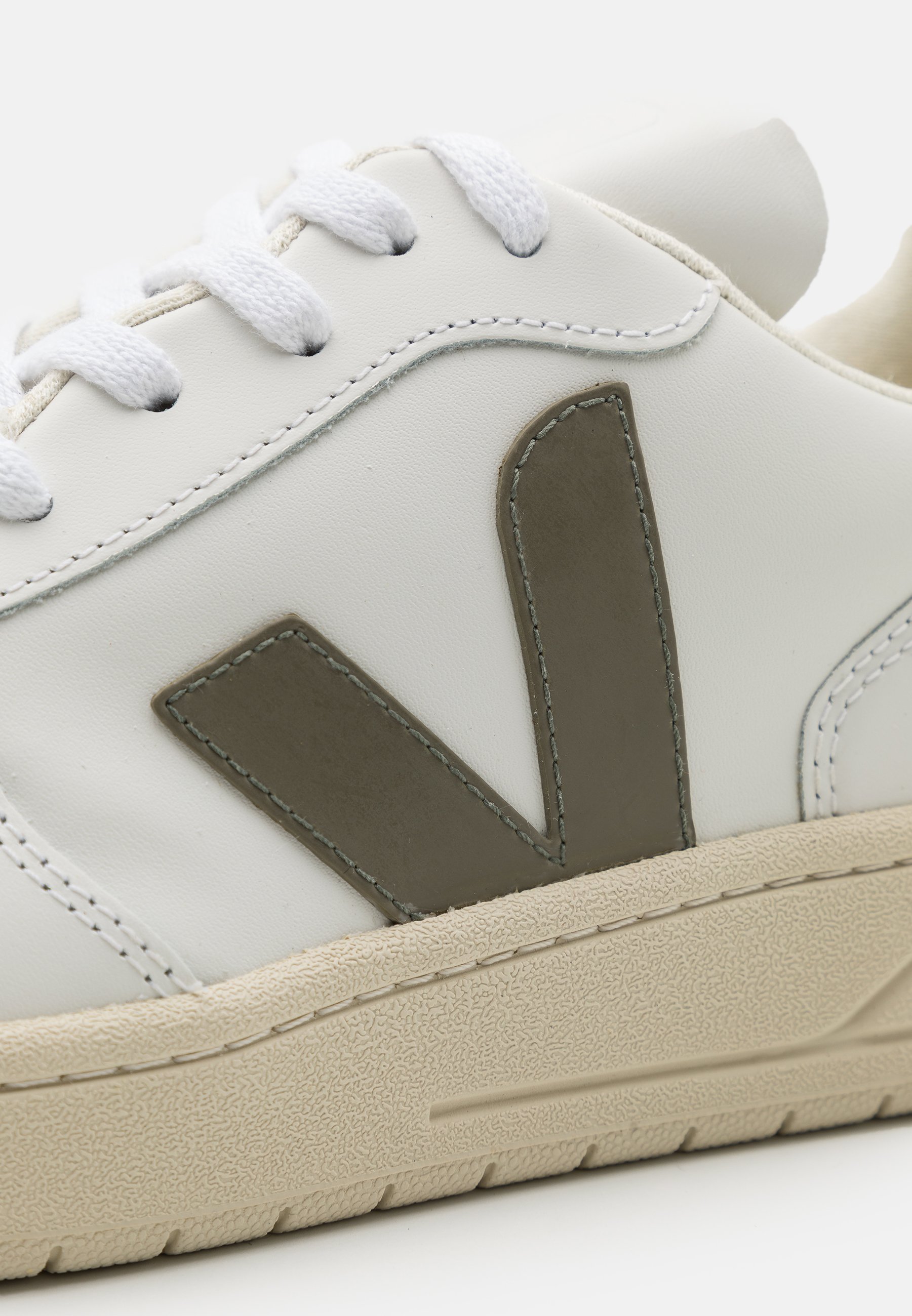 Veja Joggesko extra whitekakiindigohvit Zalando.no Veja RORAIMA Høye joggesko white natural Zalando.no