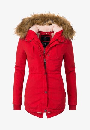 Parka d'hiver rouge avec capuche bordée de fourrure, fermeture éclair et boutons à l'avant, poches sur la poitrine, et poignets côtelés, conçue pour le temps froid.