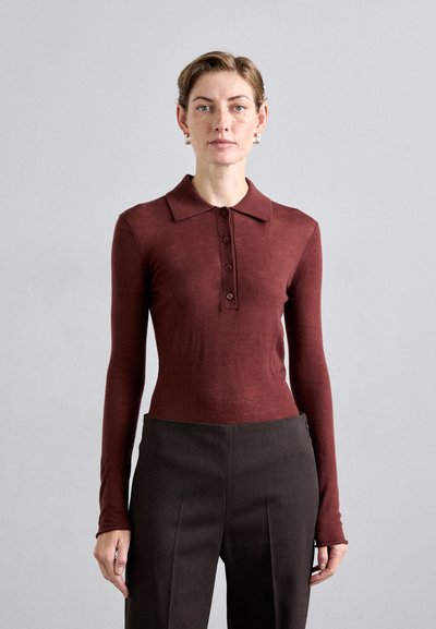 Filippa K Strikkegenser - mahogany