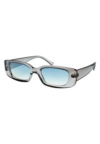 Occhiali da sole rettangolari con montatura in plastica grigia trasparente e lenti blu sfumate. Accentuati da dettagli sottili sulle cerniere.