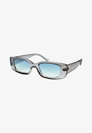 Lunettes de soleil rectangulaires avec une monture en plastique gris clair et des verres dégradés bleus. Soulignées par des détails subtils au niveau des charnières.