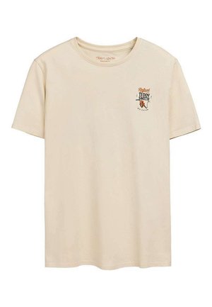 T-shirt beige à manches courtes en coton avec un petit texte "Refuel Teddy Smith Gas Station" et un graphisme vintage de pompe à essence sur le côté gauche de la poitrine.