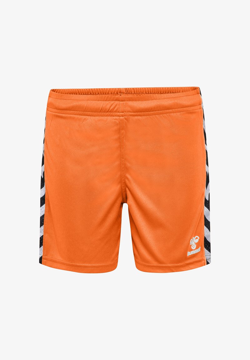 Orange Sportshorts mit elastischem Bund, ausgestattet mit Seitenpaneelen im schwarz-weißen Zickzackmuster und einem kleinen Logo auf der Vorderseite.