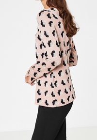 HALLHUBER Stickad tröja - light pink