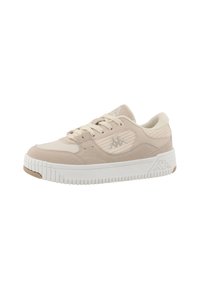 Tenisi bej cu superior din suede și materiale sintetice, design cu șireturi, panouri texturate, guler căptușit și talpă din cauciuc alb cu aderență.
