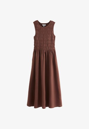Robe midi marron sans manches avec un corsage froncé et une taille froncée, présentant un décolleté rond.