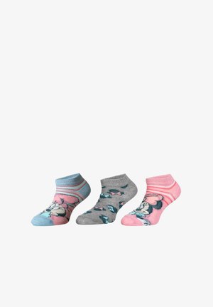 Tre paia di calzini alla caviglia: a strisce blu e rosa, grigi con un motivo a cuori, rosa con un design di un personaggio Disney, realizzati in tessuto morbido.