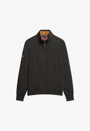 Zwarte quarter-zip sweatshirt met hoge kraag, een bruine rits en oranje logo-accenten aan de binnenkant van de kraag. Gemaakt van zachte, gestructureerde stof.