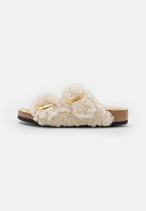 Sandalias planas - off-white