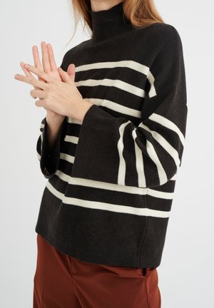 Pullover - brown