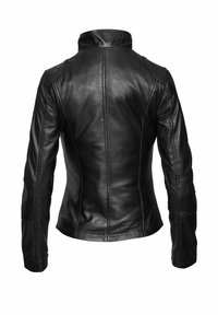 Črna usnjena jakna z visokim ovratnikom, prilegajočim dizajnom, vidnimi šivi in dolgimi rokavi. Ima gladko teksturo in prilagojeno obliko.