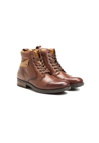 Bottines en cuir marron avec un bout rond, un laçage à l'avant et des accents en tan contrastés ; semelle texturée et détails de couture.
