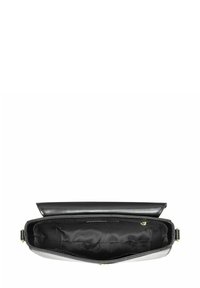 Czarna skórzana kopertówka z odpinanym paskiem, z gładką fakturą, złotymi akcesoriami oraz przestronnym czarnym wnętrzem z materiału.