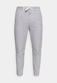 Stribede letvægtsbukser i blå og hvid, med elastisk talje med snor, sidelommer og tapered ben.