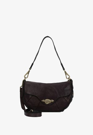 Borsa a mano in pelle marrone scuro con pattina curvata, hardware a nodo in tonalità oro e tracolla removibile. Finitura testurizzata e cuciture dettagliate.