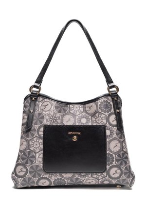 Borsa tote con manici in pelle nera e tasca frontale, con motivo geometrico grigio di esagoni e loghi circolari.