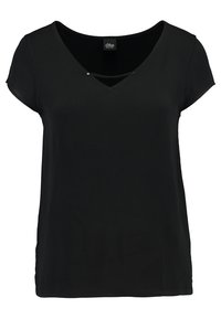 Schwarzes Kurzarm-T-Shirt mit weitem V-Ausschnitt, das über einen dekorativen Ausschnitt und zwei metallische Akzente am Ausschnitt verfügt. Glatte Stoffqualität und lässige Passform.