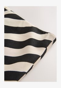 Wybrany, black white