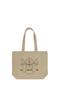 Sac fourre-tout en toile beige avec dessin au trait noir de l'entrée en arche d'un café, tables et chaises, étiqueté "Lancaster Le Café, 4 Rue des Pyramides, Paris"