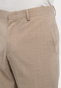 Michael Kors LIGHT TRAVEL PANT - Oblekové nohavice - beige