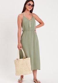 Cache Cache Robe de jour - vert