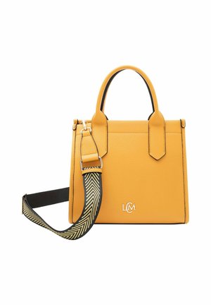 Gelbe Lederhandtasche mit strukturiertem Design, doppelten Griffen, abnehmbarem schwarz-gelb gestreiftem Tragegurt und geprägtem Logo auf der Vorderseite.
