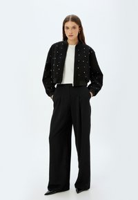 Koton CROP - Bomberjakke - black