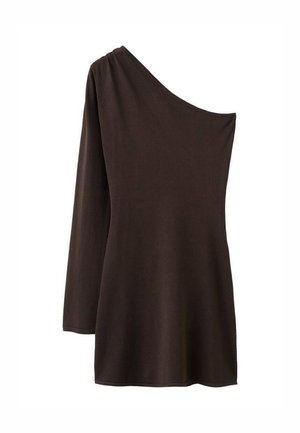 Top marrón de un solo hombro con manga larga de un lado. Tela suave y elástica con textura lisa; diseño simple y sin adornos.