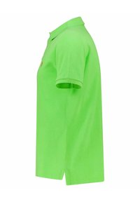 Grön polo skjorta i bomull, med krage, korta ärmar, rak nederkant och en liten logotypdetalj på bröstet.