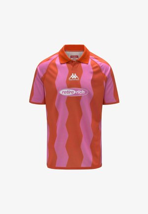 Polo a motivo a zigzag rosso e rosa realizzata in tessuto leggero. Presenta un colletto tradizionale e un logo sul petto.