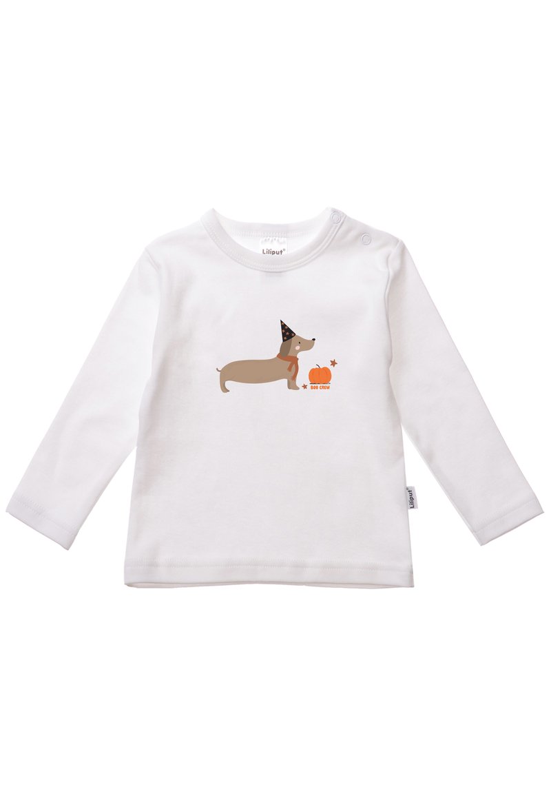 Weißes Langarmshirt aus weichem Stoff mit einem bedruckten braunen Dachshund in Partyhut, neben einem Kürbis und Sternen.