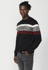 Koroshi Pulover - black