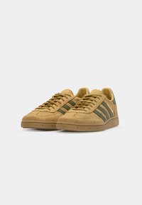 adidas Originals HANDBALL SPEZIAL UNISEX - Sapatilhas - golden beige/focus olive