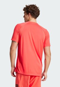 adidas Performance CLUB 3 STRIPES TEE - T-skjorte til trening - semi lucid red