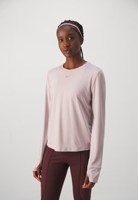 Nike Performance ONE CLASSIC - Langarmshirt - platinum violet