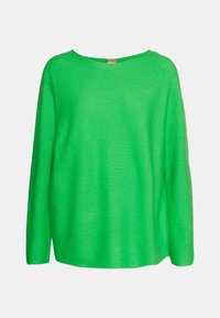 Pull en tricot vert avec un large col, des manches longues et une coupe décontractée. La texture semble douce et légère.