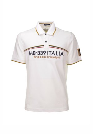 Polo bianca corta con rifiniture marroni, bottoni neri e testo "MB-339 ITALIA frecce tricolori" sul petto.