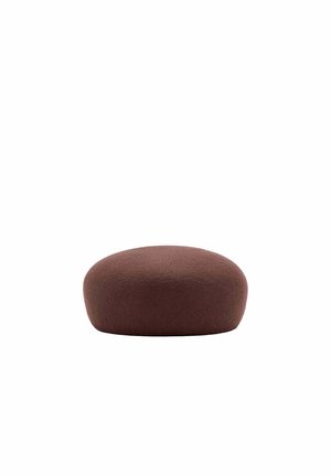 Béret rond en feutre marron avec une surface douce et lisse, sans décorations ni marques visibles.