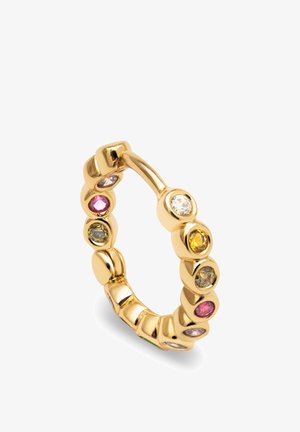 Goldenes Creolen-Set mit abwechselnd eingefassten mehrfarbigen Edelsteinen, darunter pinke, gelbe, weiße und graue Steine.