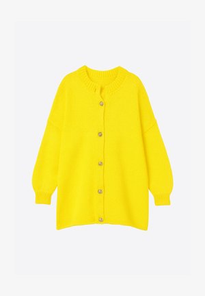 Cardigan jaune tricoté avec un col arrondi, boutons sur le devant, manches longues et poignets côtelés. Texture douce et coupe ample.